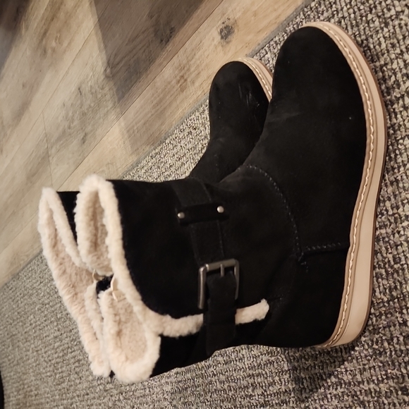 Womans White mountain faux fur boots black size 6 1/2 - Picture 4 of 8